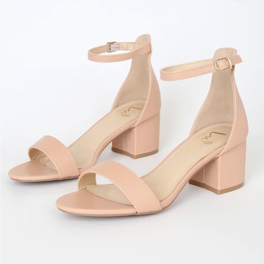 NWT Lulus Heels (Size 8.5)